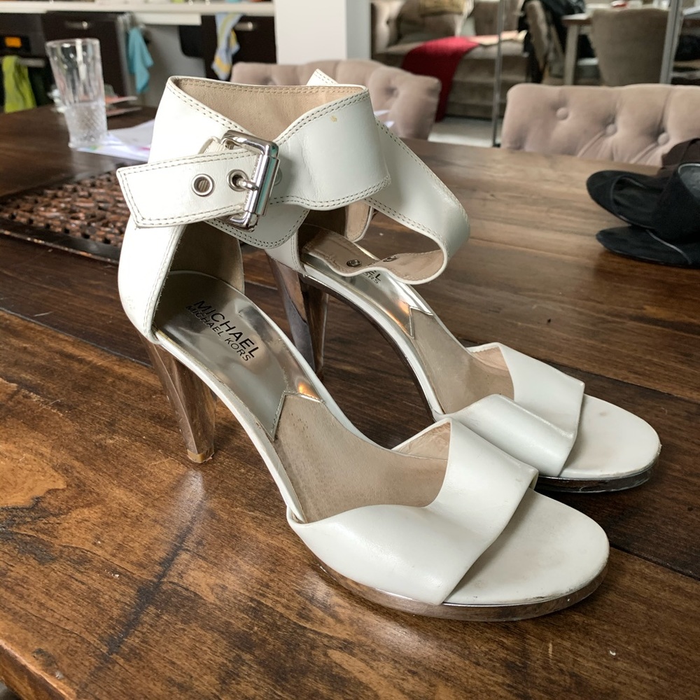 Gorgeous Michael Kors White and silver Heels